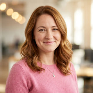 Emily Watson, directora del área de Atención al Cliente en Nevado Inverecto